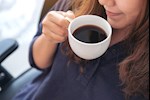 هل شرب القهوة على الريق مفيد أم مضر؟