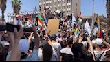 متظاهرون في السويداء بسوريا يرفعون أعلام تل أبيب 