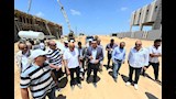 وزير الإسكان يتفقد مشروع مرافق الأراضي الصناعية ببرج العرب الجديدة (2)