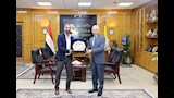 رئيس جامعة المنيا يكرم الدكتور إسلام الريحاني (3)