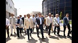وزير الإسكان ومحافظ مطروح يتفقدان محطة تحلية مياه البحر الرميلة 4  (9)