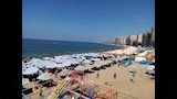 زحام على شواطئ الإسكندرية (6)
