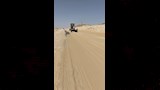 ازالة كثبان الرمال بطريق الخارجة اسيوط