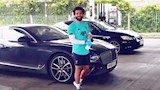 محمد صلاح بجانب سيارته (2)_9