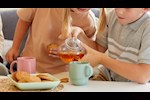 ماذا يحدث لطفلك عند شرب الشاي بانتظام؟
