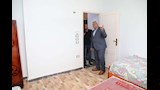 محافظ الوادي اجلديد يتفقم مشروع السكن المميز للطالبات المغتربات بالخارجة (5)