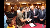 وزير العمل ومحافظ القاهرة يسلمان 100 عقد عمل لذوي الهمم في القطاع الخاص (4)