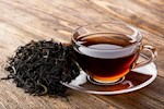 الشاي الأسود صباحًا.. منشط أم سبب للحموضة؟