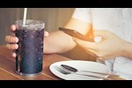 احذر.. المشروبات الغازية تسبب الإصابة بالبواسير
