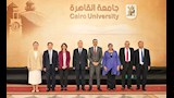 نائب رئيس جامعة القاهرة يستقبل وفدًا صينيًا لتعزيز