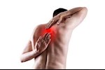 أسباب ألم أعلى الظهر والعلاج 