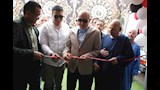 محافظ الأقصر يفتتح معرض أهلاً مدارس في إسنا  (2)