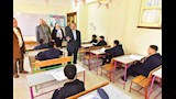 محافظ أسيوط يطمئن من داخل اللجان على انتظام امتحانات النقل (15)