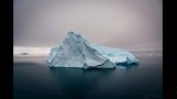 ذوبان جبل جليدي عمره 40 عاما وتحوله إلى اللون الأزرق (7)