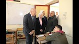 صور.. محافظ القاهرة يتفقد انطلاق امتحانات الشهادة الإعدادية