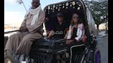 السياح فى عربة حنطور