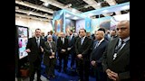 رئيس الوزراء يتفقد جناح مركز المعلومات بمعرض القاهرة الدولي للكتاب (2)
