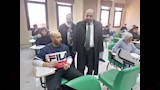 نائب رئيس جامعة القاهرة يوجه بعدم التهاون مع حالات غش (2)