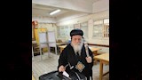أسقف ملوي يدلي بصوته في جولة إعادة انتخابات مجلس النواب بالمنيا