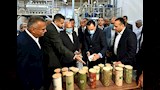 رئيس الوزراء يتفقد مصنع الشركة المتحدة لتجفيف الحاصلات الزراعية (6)