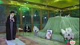 خامنئي خلال زيارته إلى مرقد ''الإمام الخميني''