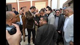 وزير الزراعة يقطع 2 كيلومتر سيراً لإنصاف مزارع في الفيوم (3)