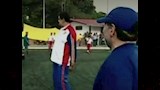 رئيس فنزويلا يلعب كرة القدم مع مارادونا (3) (1)