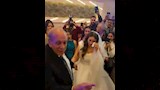 منير مكرم وابنته من حفل زفافها