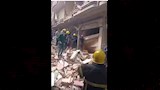 انتشال جثماني ضحيتي انهيار عقار في المحلة (7)