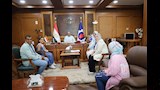 الطالبة حبيبة وأسرتها تروى للمحافظ ما حدث لها _3