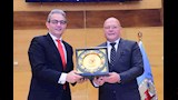 نقيب الإعلاميين يناقش مخاطر الشائعات والذكاء الاصطناعي بجامعة سوهاج (13)