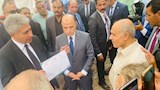  وزير السياحة يكرم مواطنًا بالغربية أبلغ عن كشف أثري أمام منزله (2)