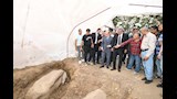  وزير السياحة يكرم مواطنًا بالغربية أبلغ عن كشف أثري أمام منزله (3)