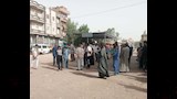 تجمع أهالي قرية تاج العز بالدقهلية لأداء صلاة الجنازة على ضحية حادث السودان (3)