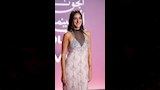 اختارت أمينة تسريحة الشعر الانسيابية