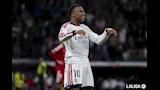 خلال مباراة ريال مدريد وإشبيلية (2)