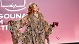 تعرف على سعر إطلالة إلهام شاهين رابع أيام مهرجان الجونة (7)