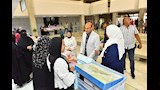 محافظ أسيوط يسلم مفروشات ومستلزمات أساسية لـ10 فتيات مقبلات على الزواج  (5)