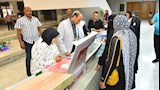 محافظ أسيوط يسلم مفروشات ومستلزمات زواج لـ10 فتيات من الأسر الأولى بالرعاية