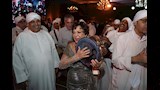 لبلبة تمسك الرق_22