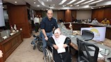 الجيزة تسلم 12 عقد عمل لذوي الهمم (2)