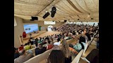 بدء ندوة المخرج يسري نصر الله في مهرجان الجونة السينمائي بحضور نجوم الفن  (10)