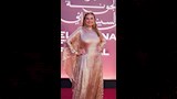يسرا تتألق بقفطان ذهبي