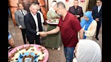 محافظ أسوان يستقبل السياح بمطار ابو سمبل