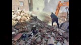 انتشال ضحايا عقار الترعة المردومة بالإسكندرية (6)_7