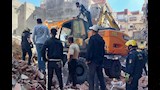 انتشال ضحايا عقار الترعة المردومة بالإسكندرية (7)