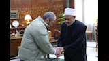 شيخ الأزهر يستقبل أسر ضحايا ومصاب حادث معهد دنوشر بالغربية  (1)