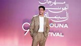 أحمد مجدي بإطلالة جذابة في سابع أيام مهرجان الجونة