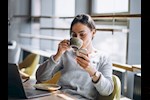 تنميل الجسم بعد شرب القهوة- هل له دلالات خطيرة؟         