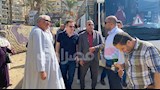 خلال استقبال الزائرين